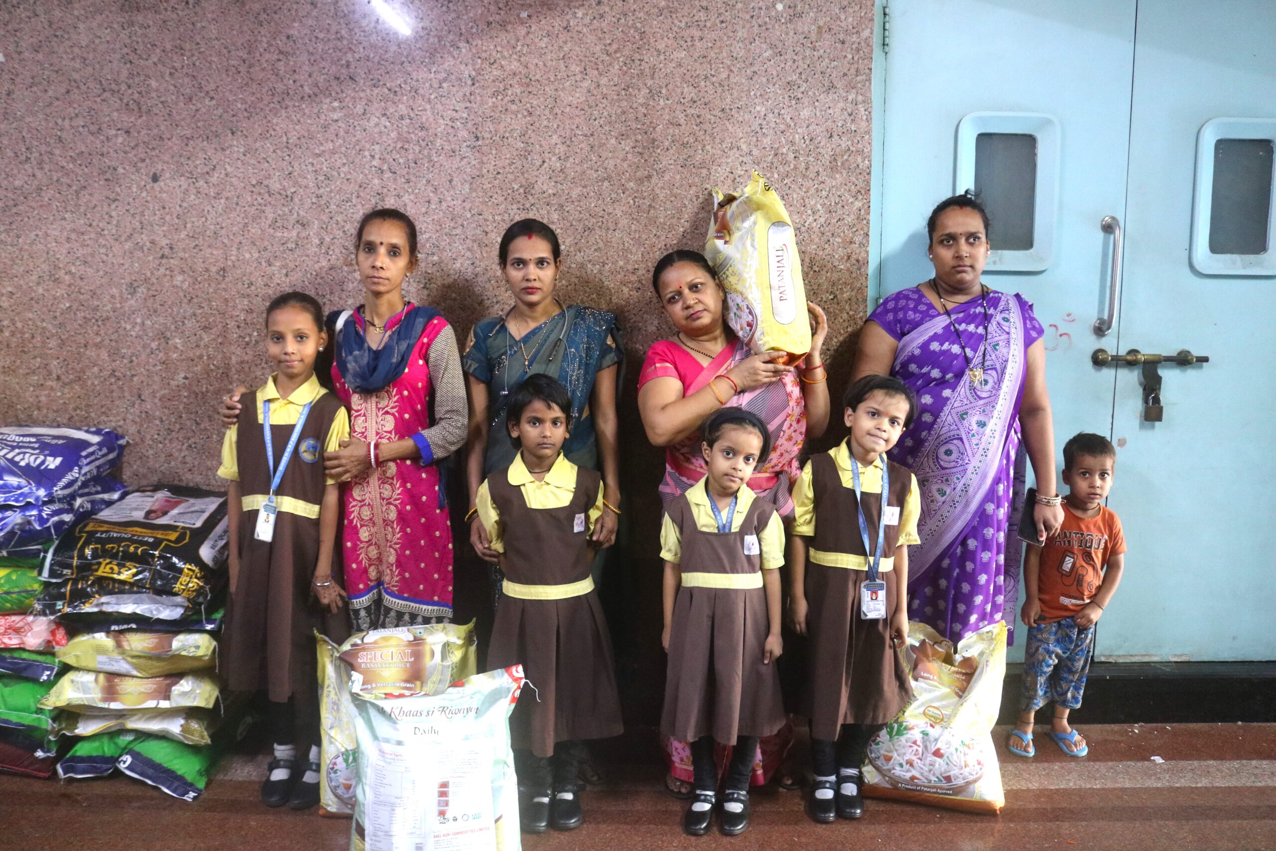 Beneficiaries with ration kits