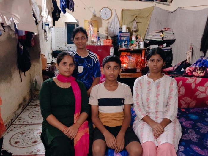 Iccha Chauhan with family