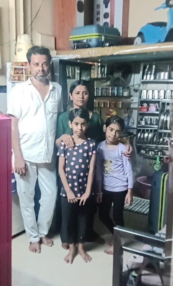 Jiya Shankar Pandhre with family