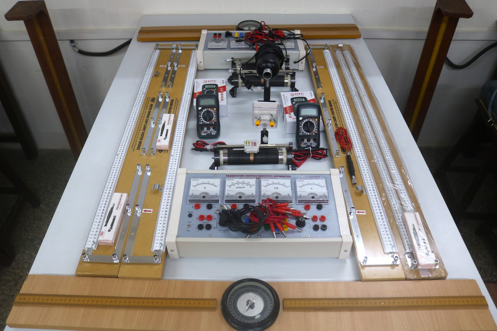 Physics lab equipment