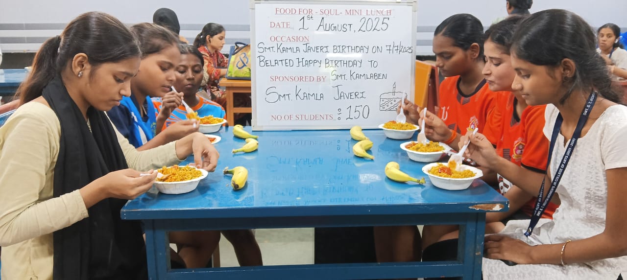 Students eating Pulao rice
